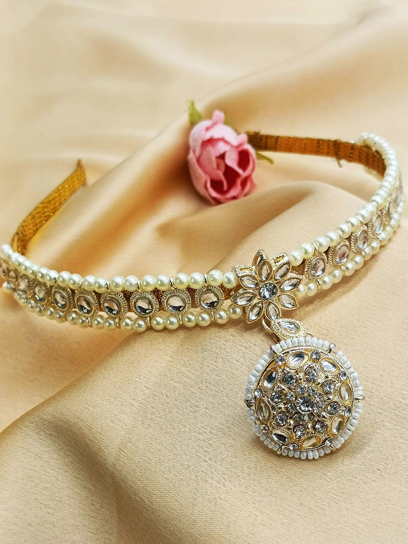 Hair accessories LYKAA Set of 1 Golden Pearl & Kundan Bridal Headband With Ethnic Maang Tikka